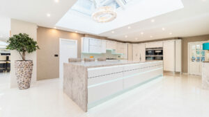 DESIGNER-KITCHEN-IN-GLOSS-WHITE