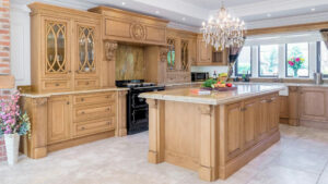 LUXURY-BESOKE-OAK-KITCHEN